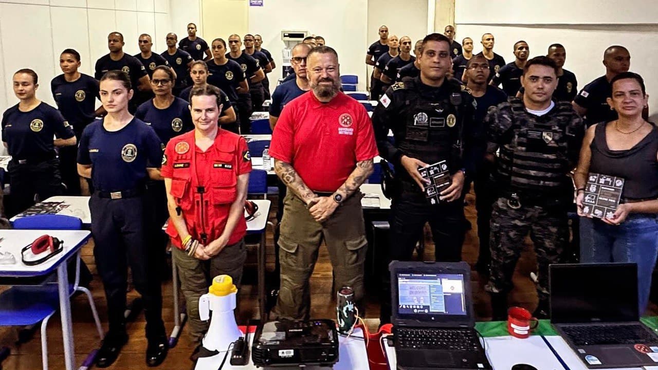 Formamos a los cuerpos y fuerzas de seguridad de Brasil